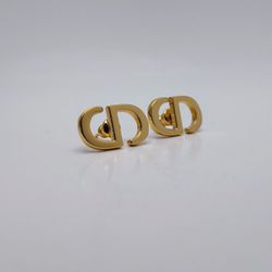 Beautiful Earrings $25