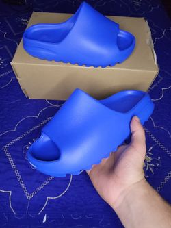 Yeezy Slide "Azure"