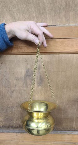 Beautiful Vintage Brass Hanging Planter, Made in England