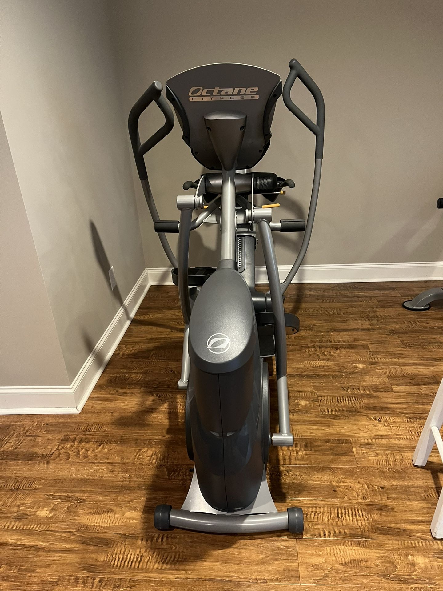 Octane Fitness  xRide XR6 Elliptical Bike