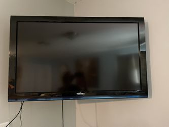 Toshiba Tv With Swivel Mount 