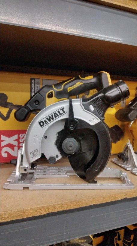 DEWALT 20V MAX BRUSHLESS 6 1/2