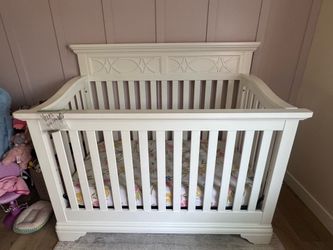 Baby Cache’ 3-in-1 white crib