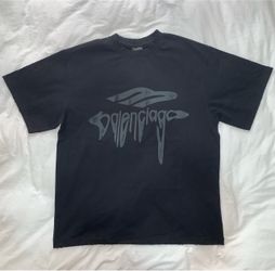 black tshirt