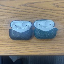 Two Pairs If Apple Air Pod Pros 