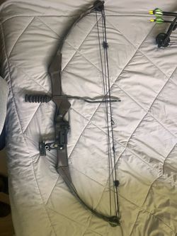 Hoyt Easton compound bow hunting