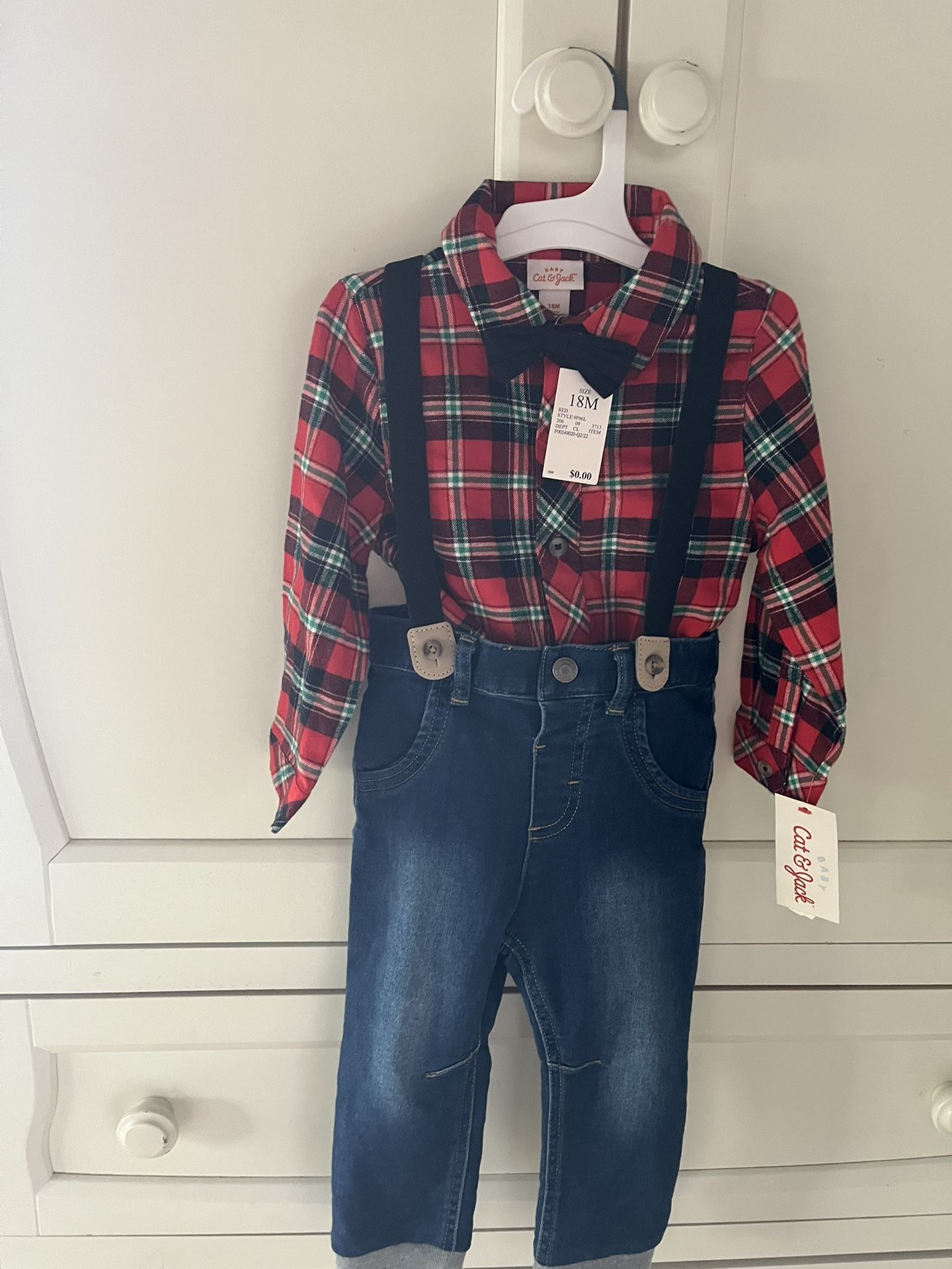 Carters Christmas Outfit 18M (New with Tag)