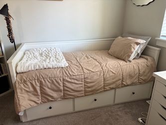 IKEA Hemnes White Daybed with Drawers