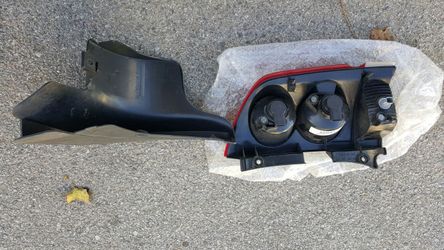 Nissan Armada tail light & mud guard