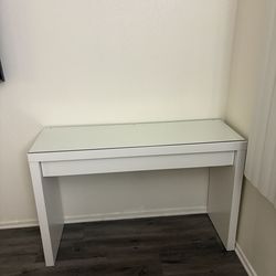 IKEA MALM desk
