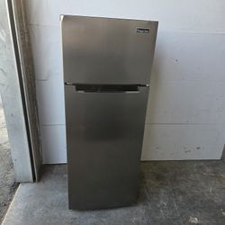 Magic Chef Refrigerator 
