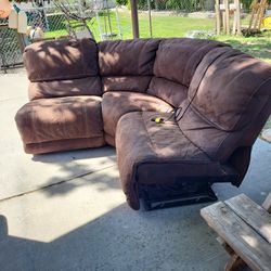 Corner Sectional Couch W/power Recliner