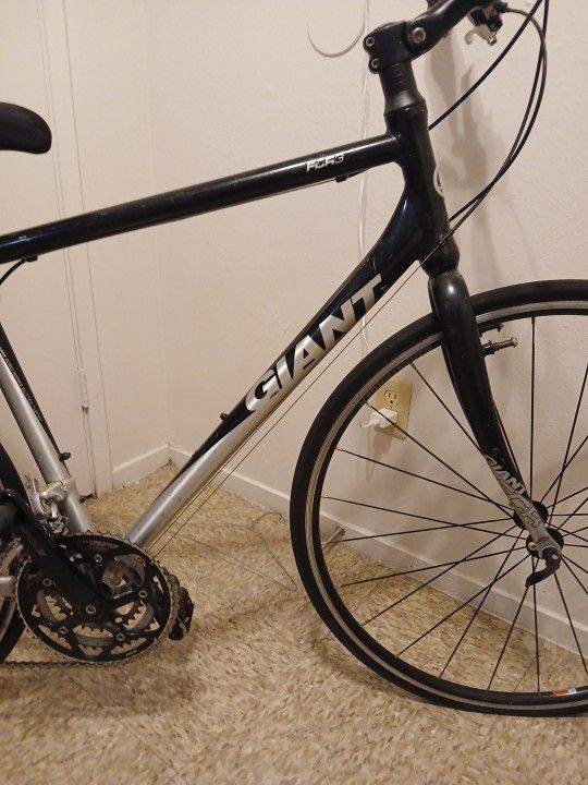 Giant Contender Bike 700×28