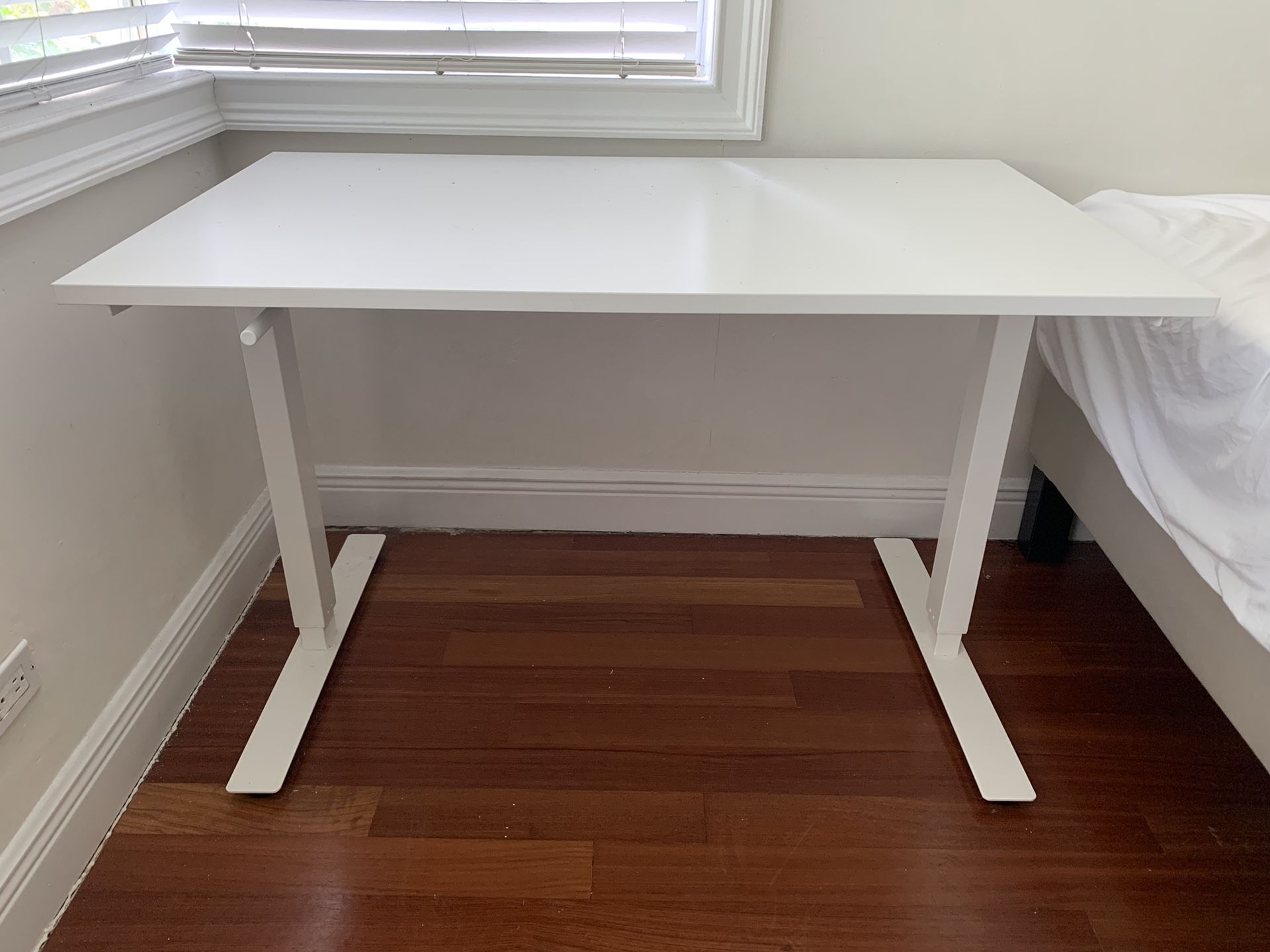 Ikea skarsta sit/stand desk 47.25” long