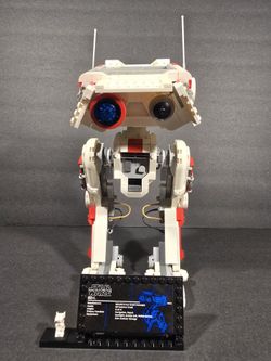 LEGO Star Wars BD-1 Droid (set number 75335). ***Retired Item*** Built. Open Box. No Missing Pieces. Box Included. 