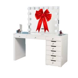 Brand New Vanity W/bluetooth ✨