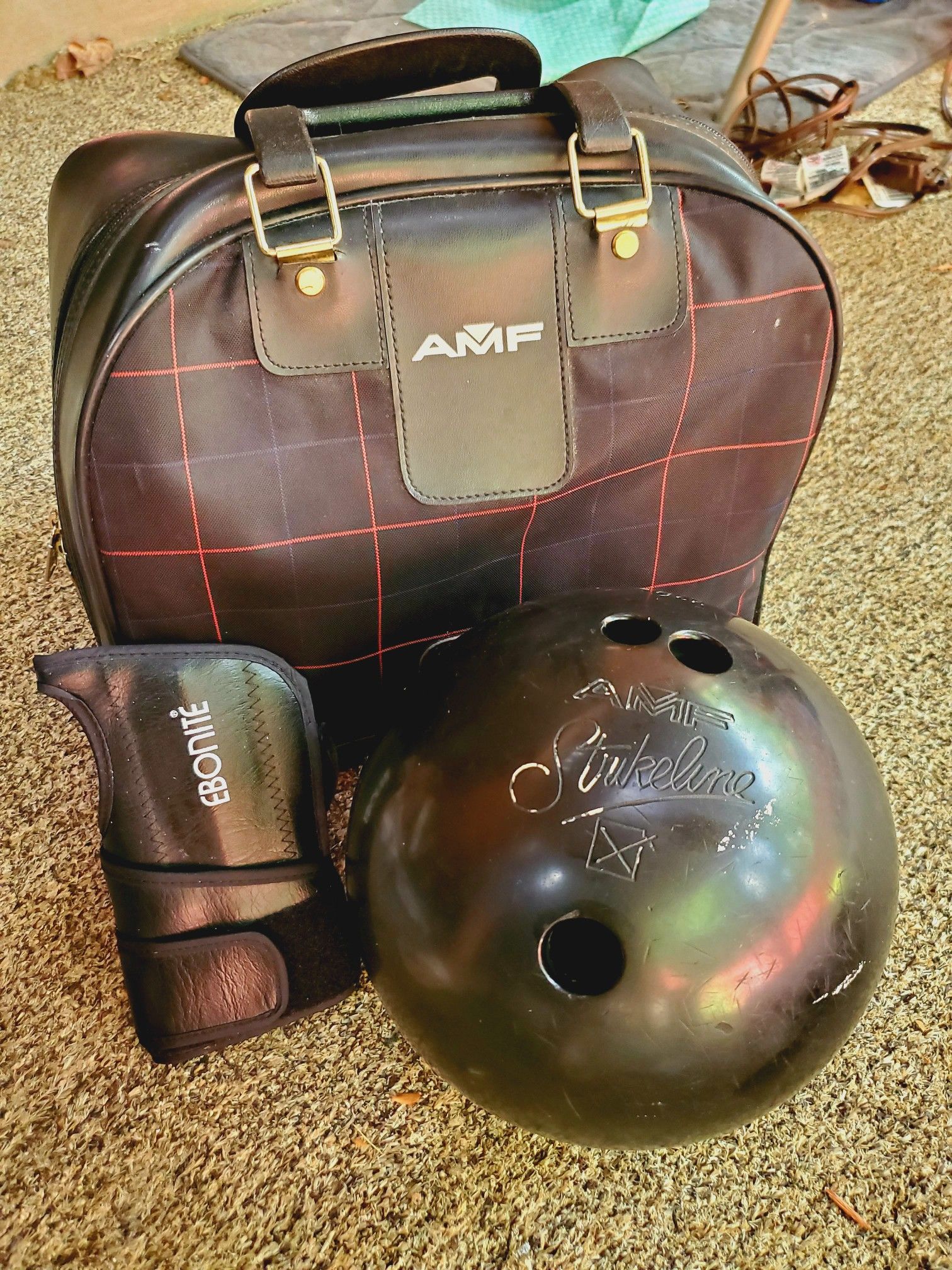 Vintage AMF Strikeline Red Bowling Ball 12 Lbs. & Bowling Ball Bag