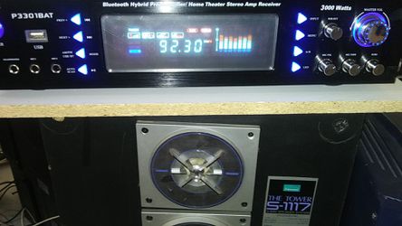 Pyle p3301bat 3000 watt stereo reciever WITH SPEAKERS