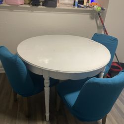 Dinning Table With Chairs