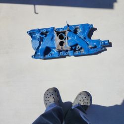 Ford small block  intake manifold  289,302