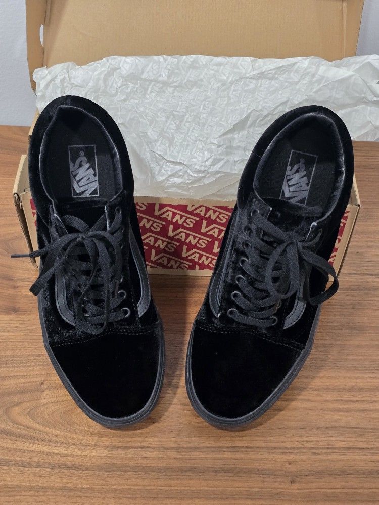 Vans Old Skool Velvet Black – Men’s Size 10.5/Woman Size 12.0