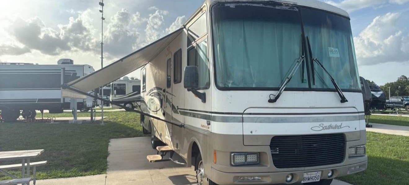 2000 Fleetwood Southwind