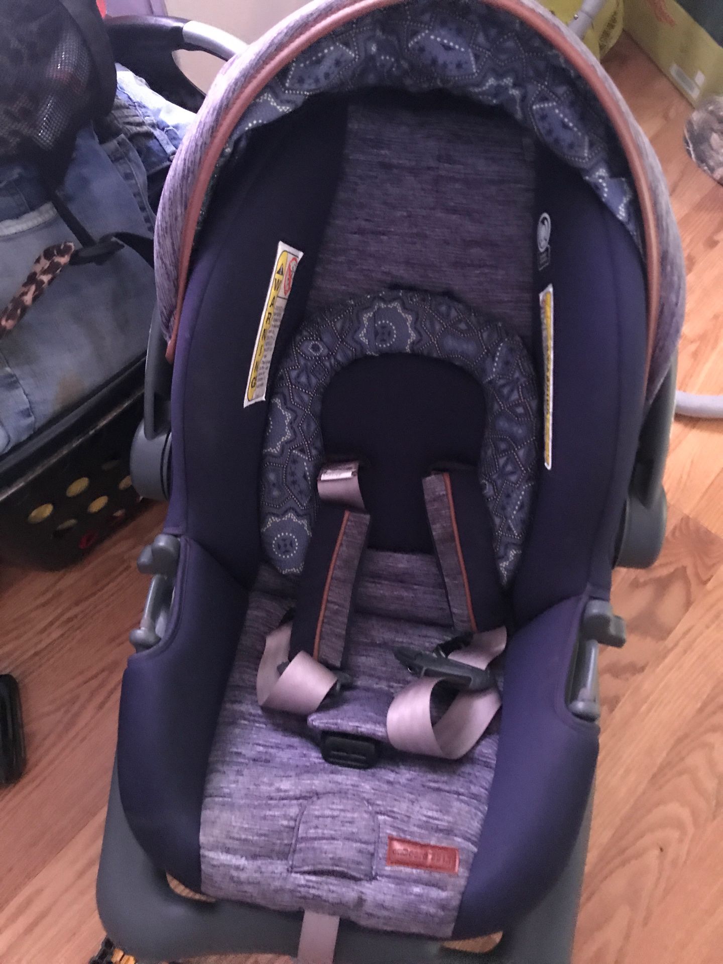 Mon Bebe Infant car seat