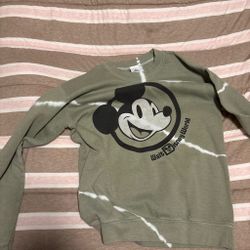 sweatshirt