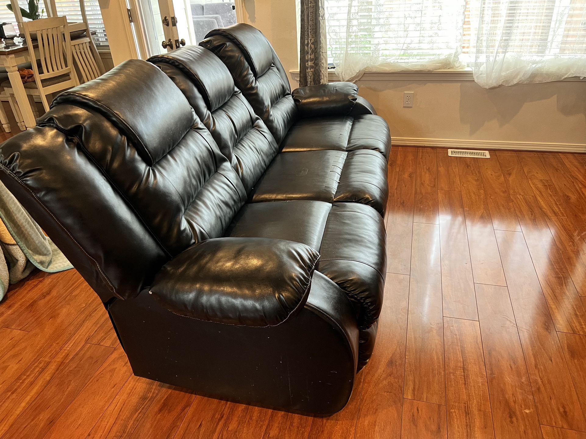 Sofas With 4 Recliners 