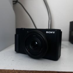 Sony ZV-1F with accessories 