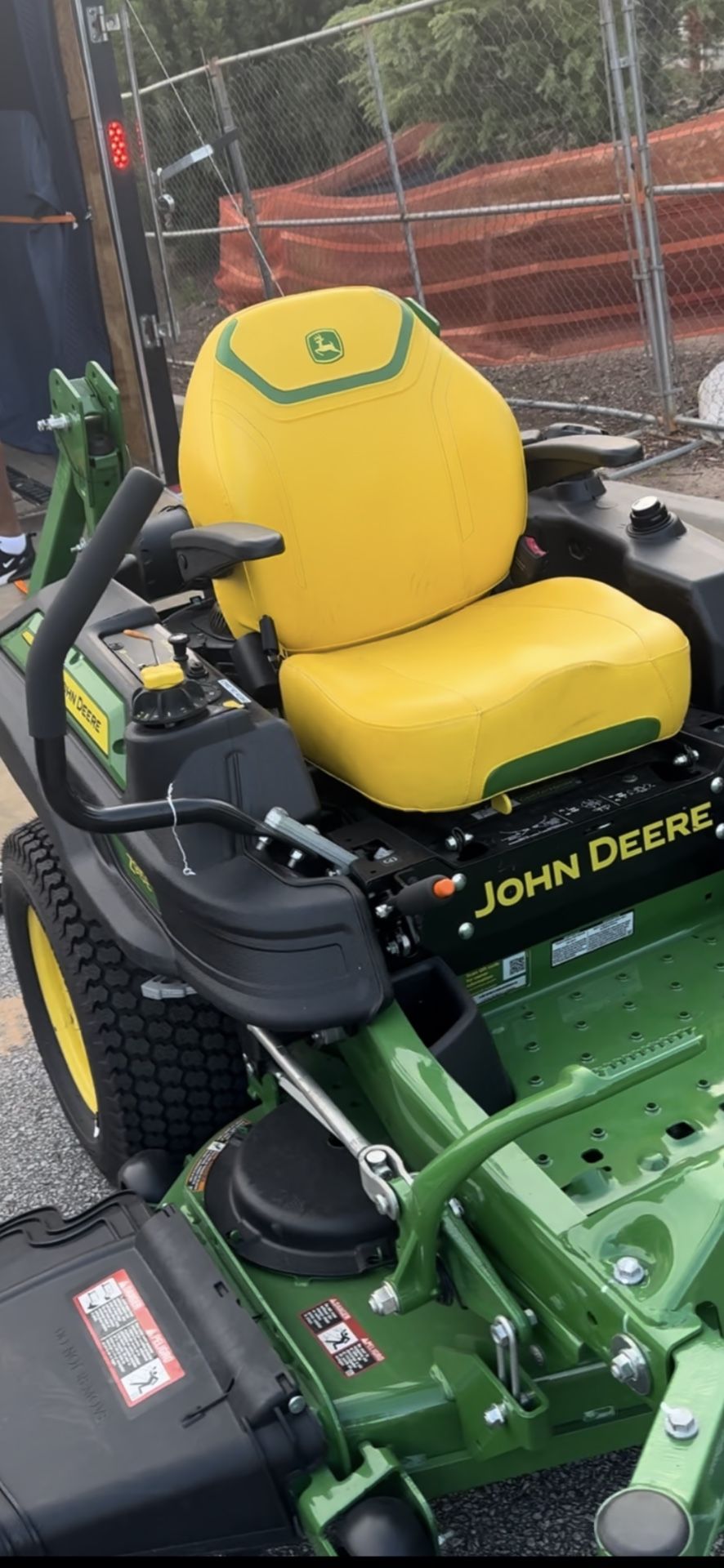 John Deer Z915 E