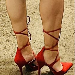 Red Heels 👠 7.5. 8