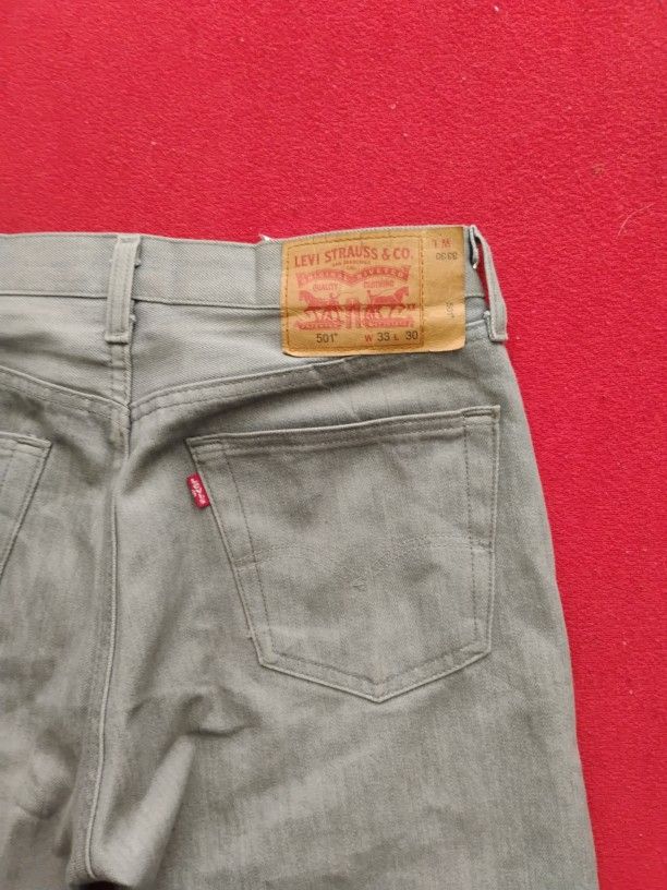 Levi 501s Silver 33, 30