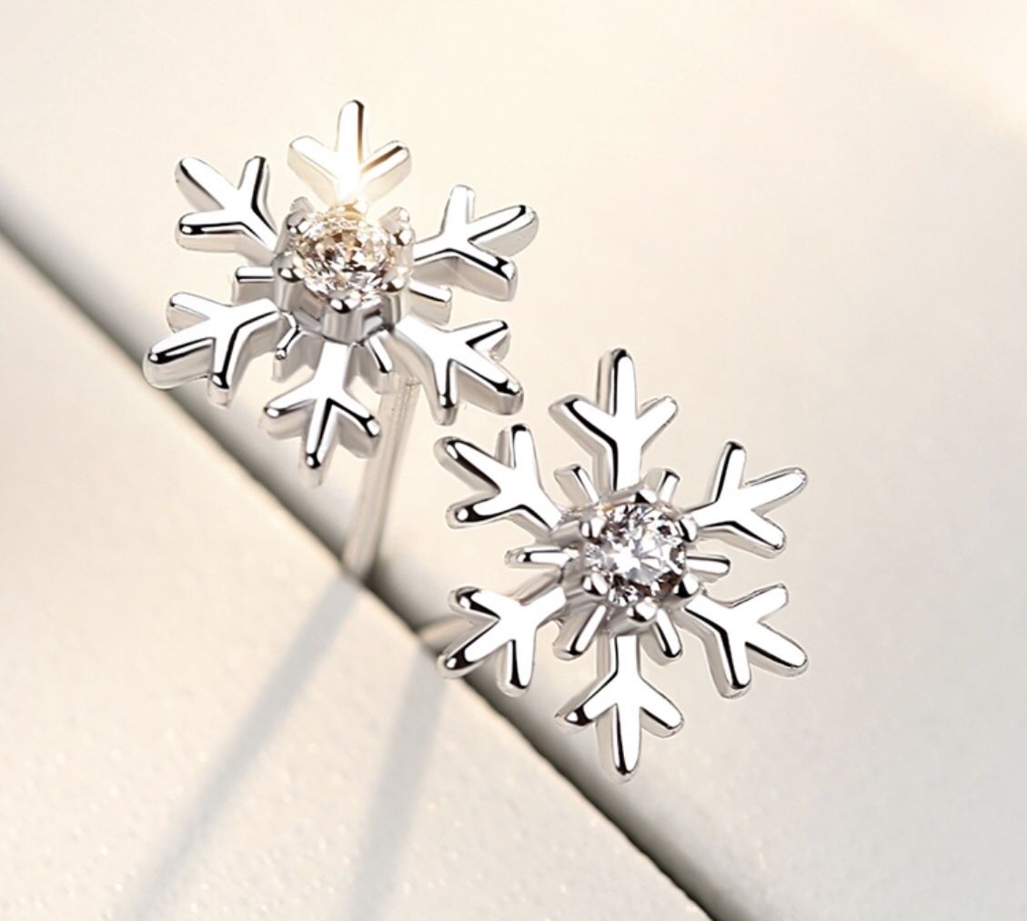 Keri Exquisite Light Luxury Butterfly Star High-end Eye-catching Temperament Sweet Girlish Super Fairy Earrings Copper Earrings Women's