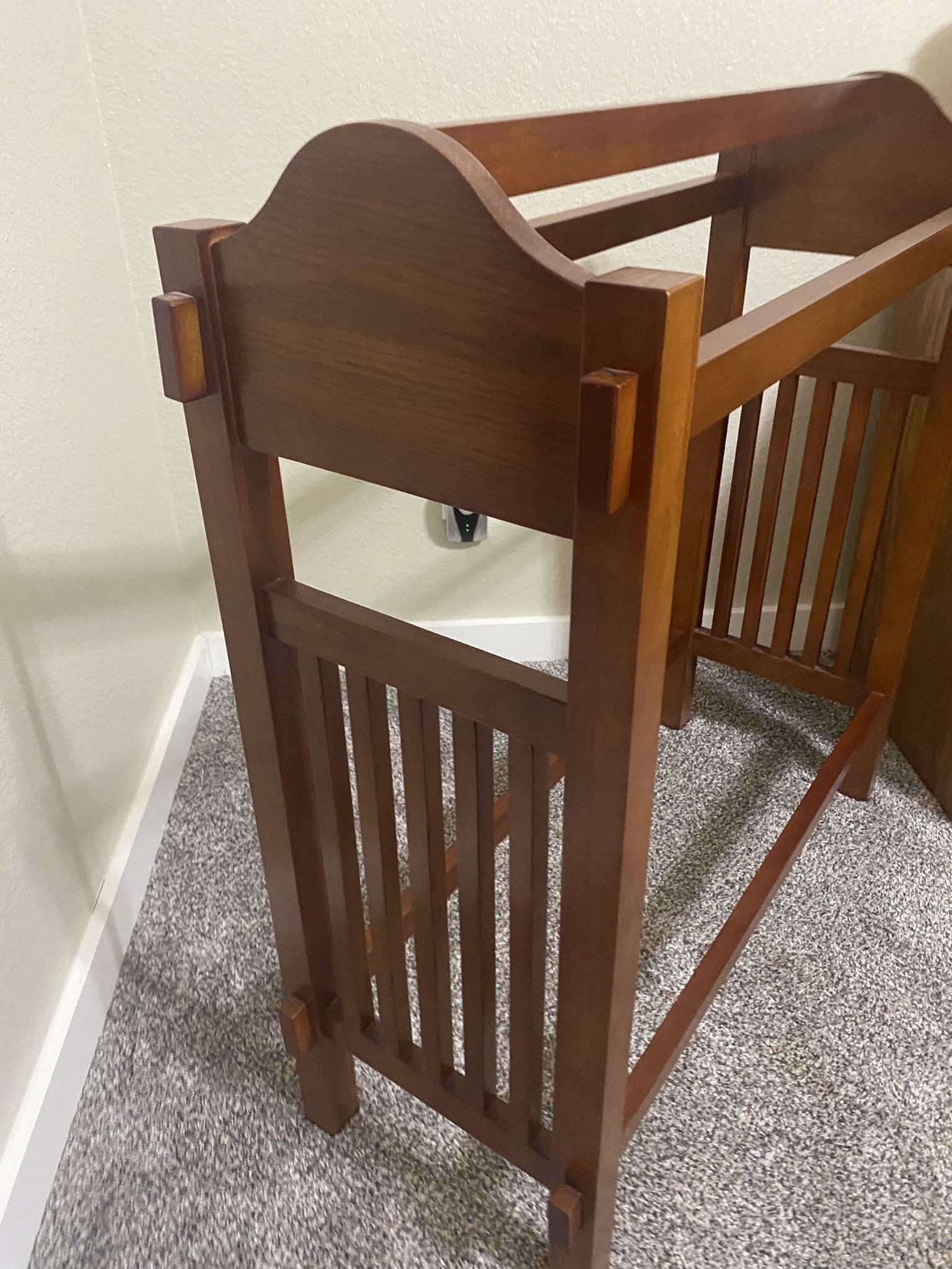 Comforter/Quilt/Bedspread Rack for Sale in Las Vegas, NV OfferUp