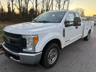 2017 Ford F350 Super Duty Super Cab & Chassis