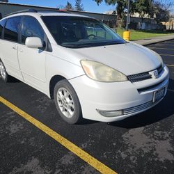 2004 Toyota Sienna