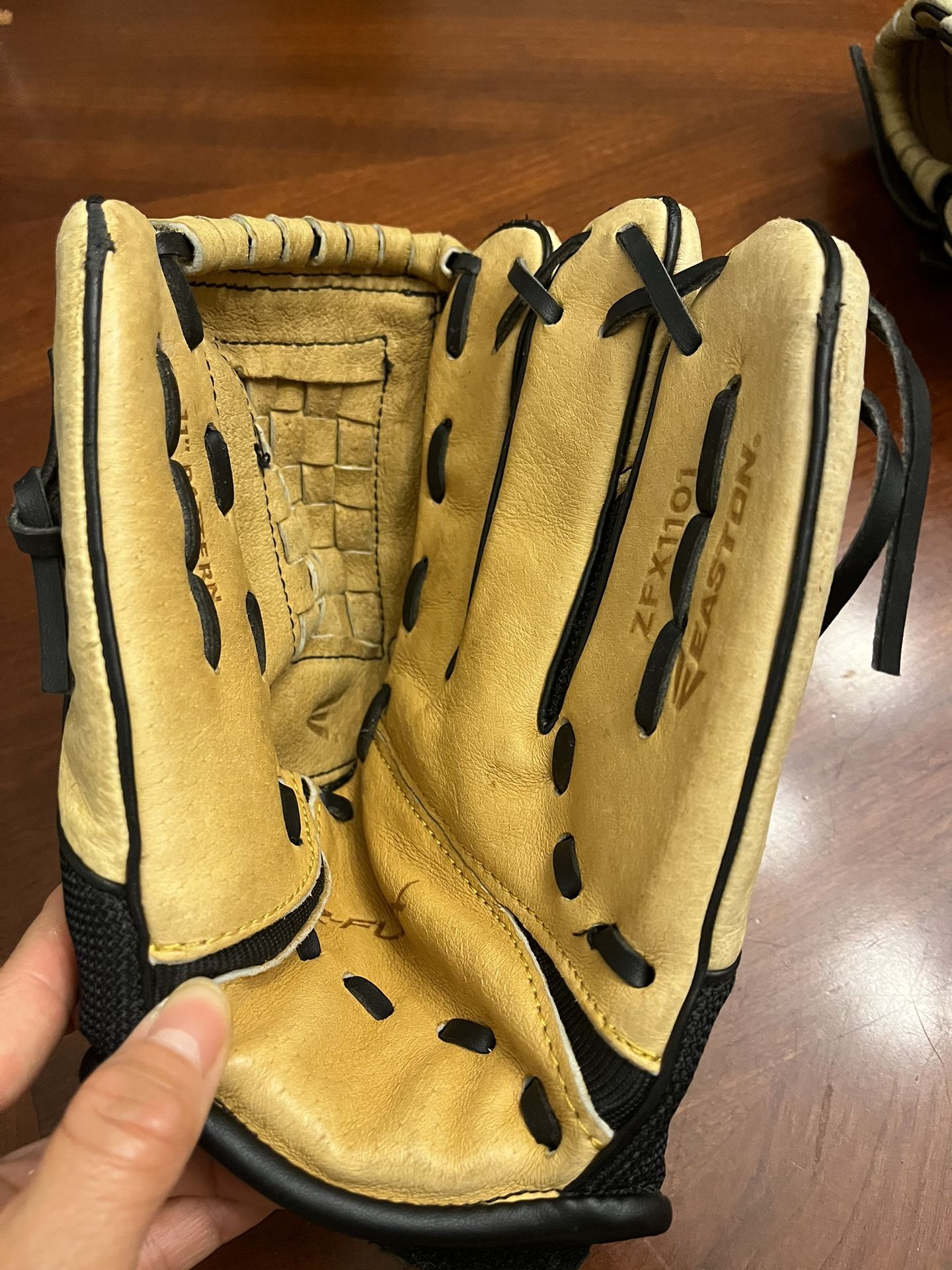 Baseball Gloves-Easton, Leather