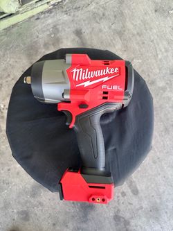 M18 FUEL 18V Lithium-Ion Brushless Cordless 1/2 in. Impact Wrench with Friction Ring (Tool-Only)