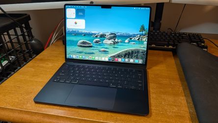 Apple MacBook Air 13.6" 2022 M2 8 Core 8GB 256GB SSD 7 Core GPU