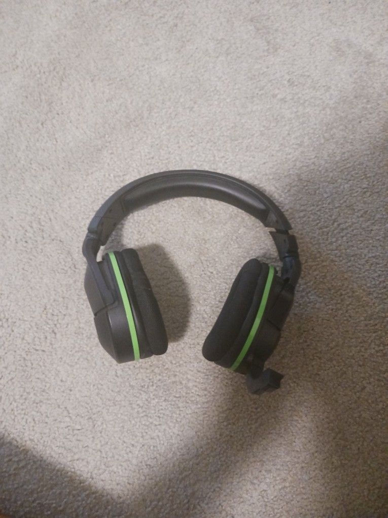 Wireless Turtle Beach Head Phones