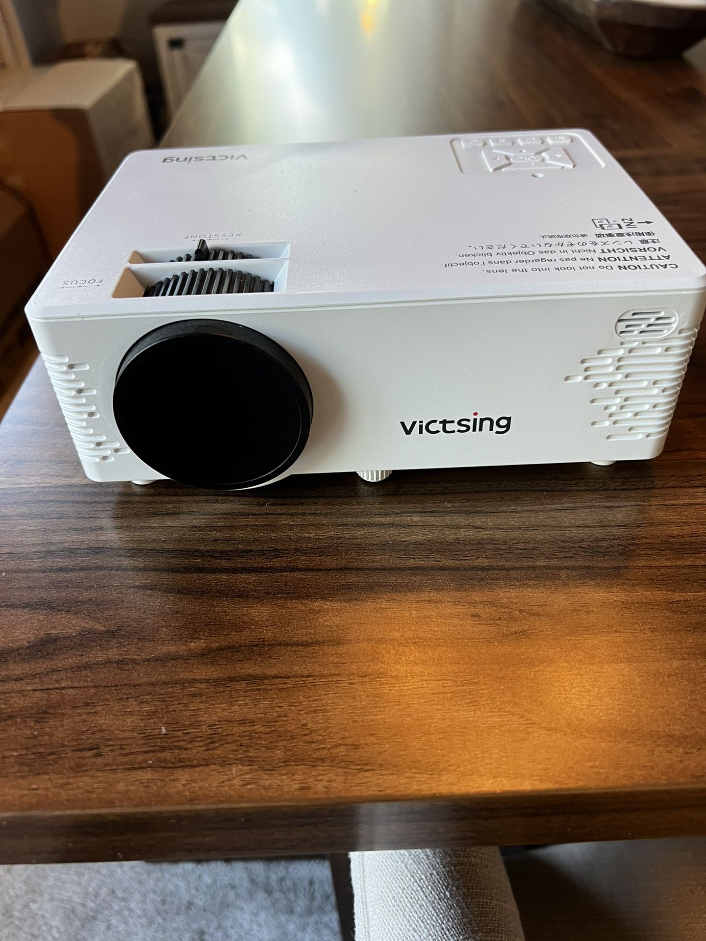Victsing projector And Pull Down Screen