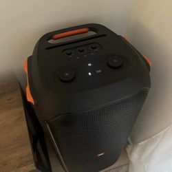 JBL PartyBox 710 800W RMS Bluetooth Party Speaker with Built-In Lights