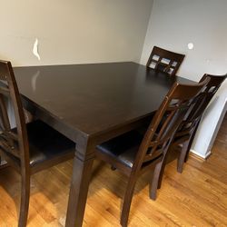 Dining Table +6 Chairs