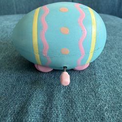 Rare Vintage Hallmark Easter Egg Wind Up With Wheels