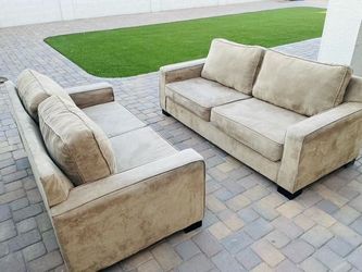 Couch set 🤎 Free Delivery