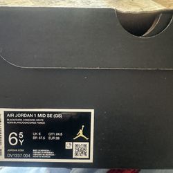Air Jordan 1 Mid SE