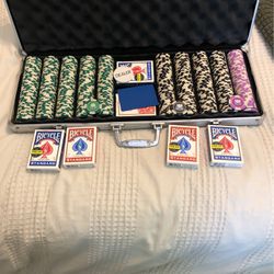 Poker Chip Set 500 Chips & 6 Decks Of Cards $40