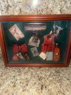 Collectible frame
