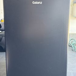 ***NEW*** GALANZ Mini Refrigerator and Freezer